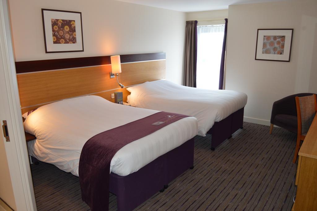 Premier Dublin Airport 3*