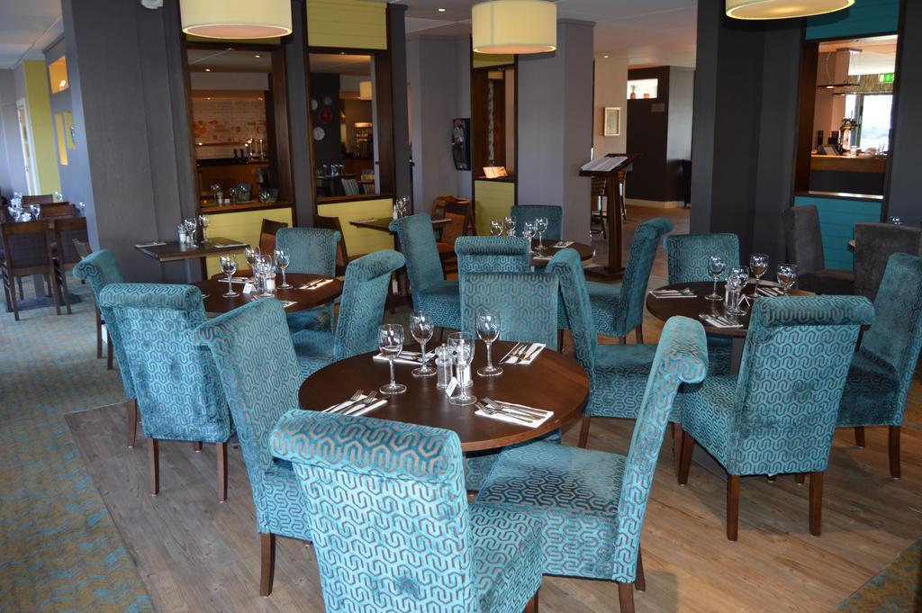 Premier Dublin Airport Hotel 3*